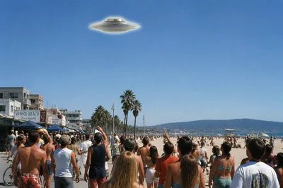 excited vacationers spot UFO over Venice Beach in Los Angeles