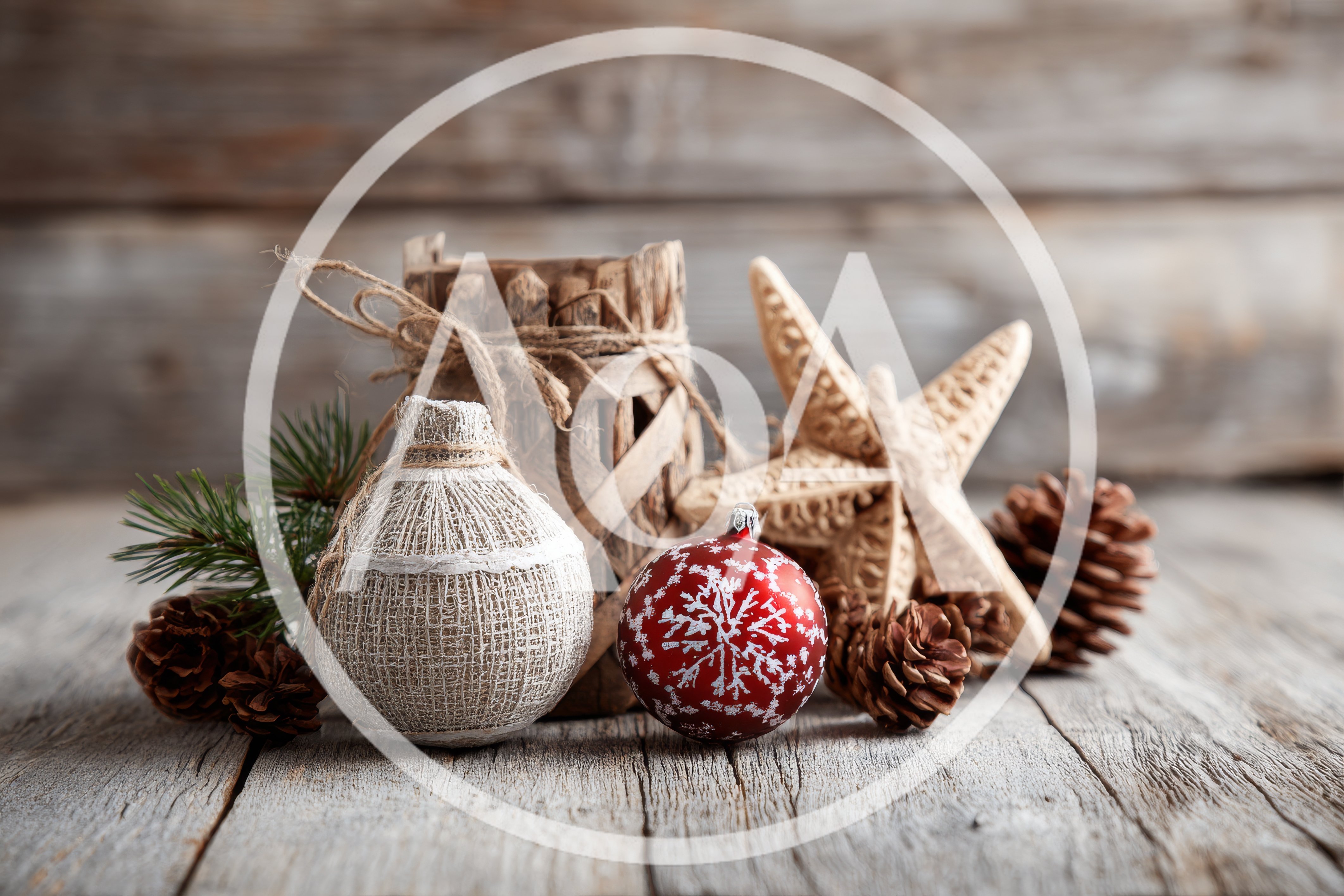 Rustic Christmas Decorations With Pinecones And Ornaments