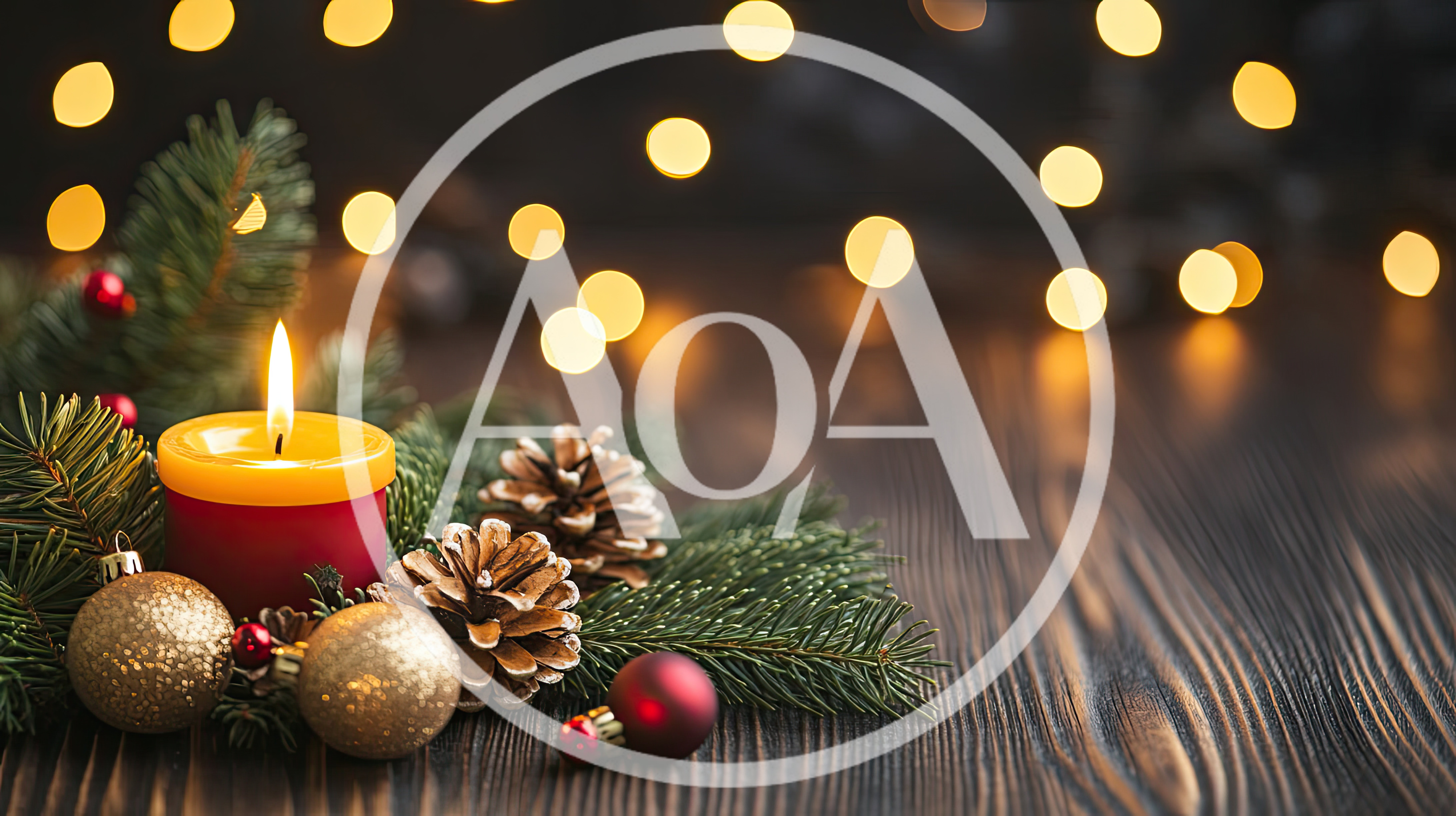 Christmas Candle Decoration with Pine Cones and Ornaments