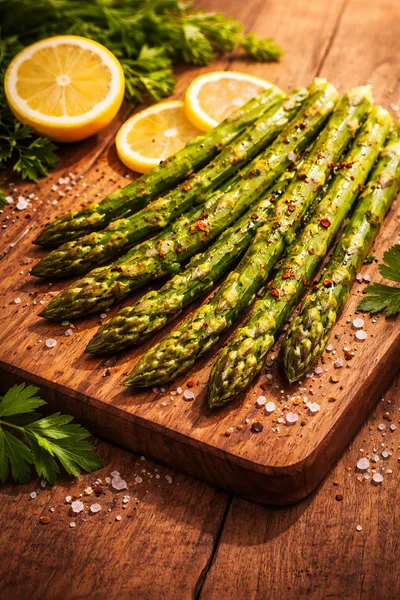 Grilled Asparagus Spears With Lemon And Spices