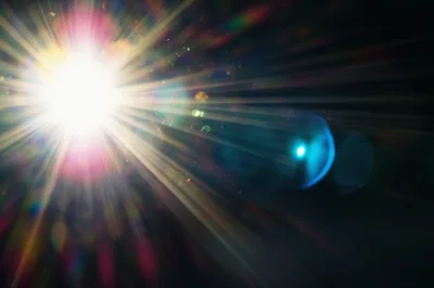 Bright Lens Flare With Cinematic Light Streaks