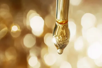 Golden Serum Dropper With Liquid Drop