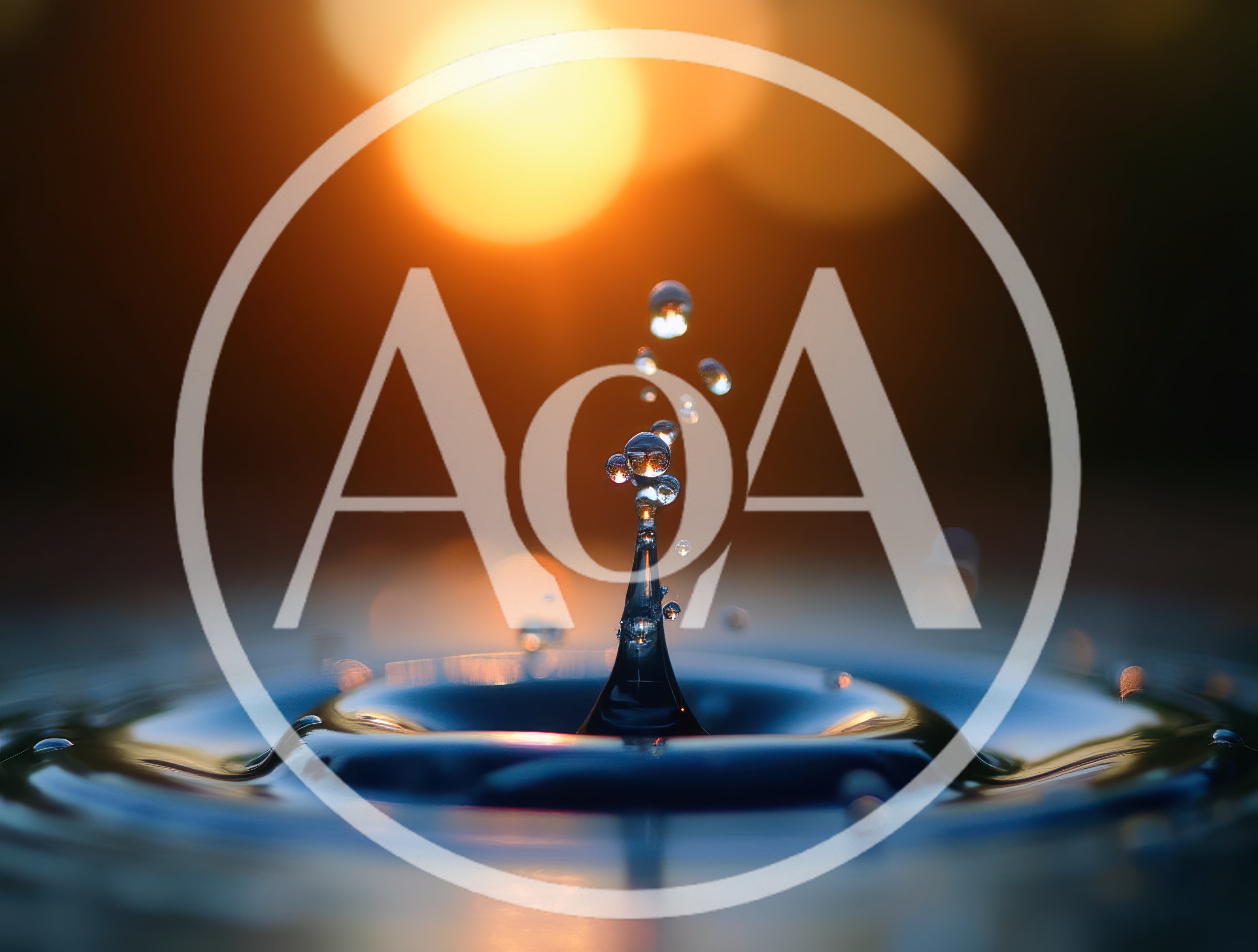 Macro Water Drop Impact Creating A Crown Splash