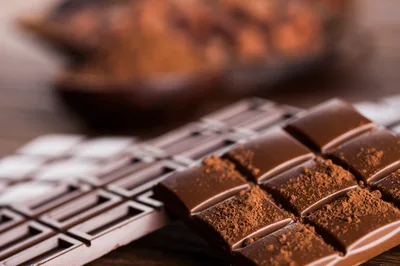 Dark Chocolate Bars With Cocoa Powder