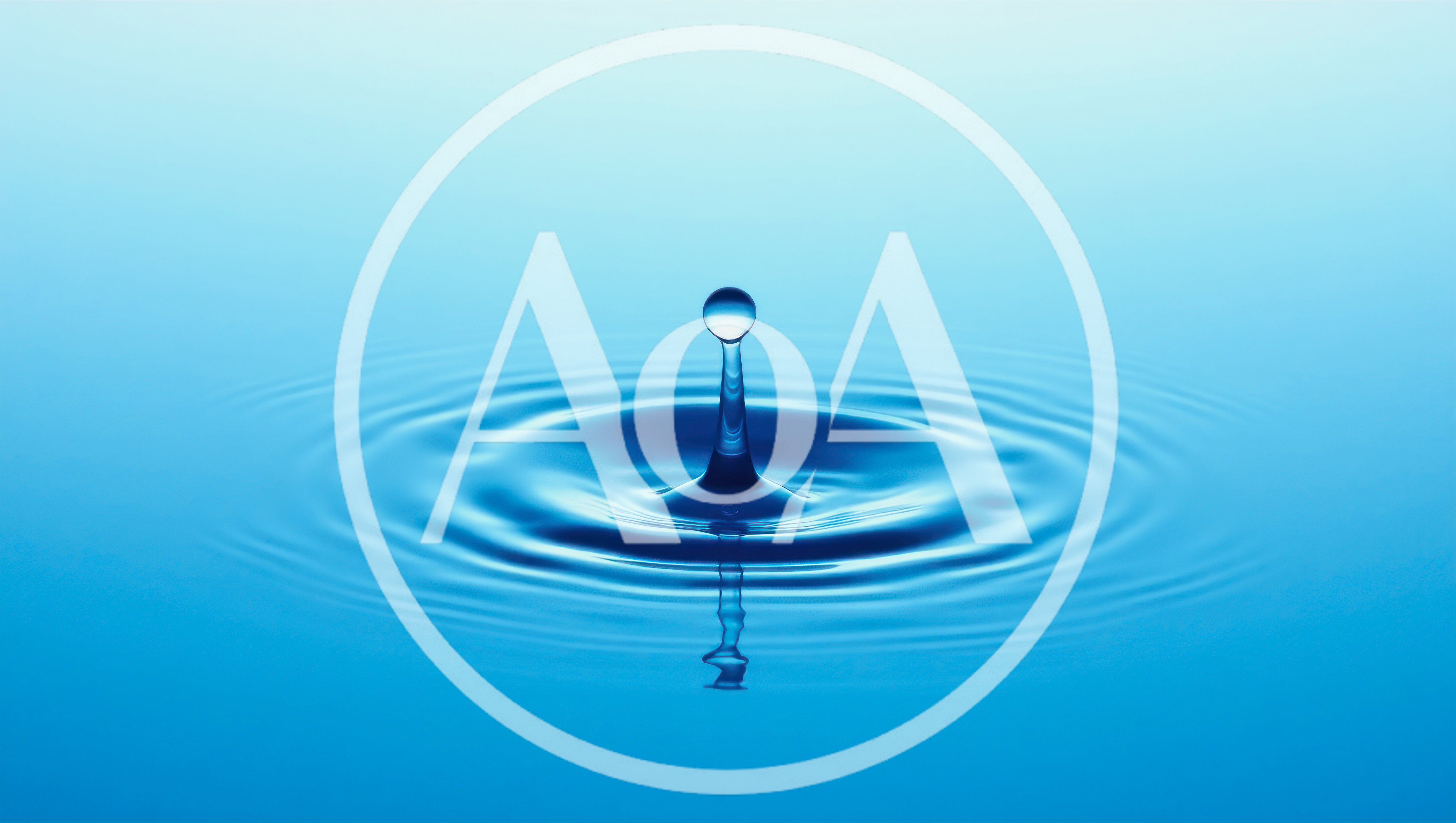 Single Water Drop Impact Creating Concentric Ripples