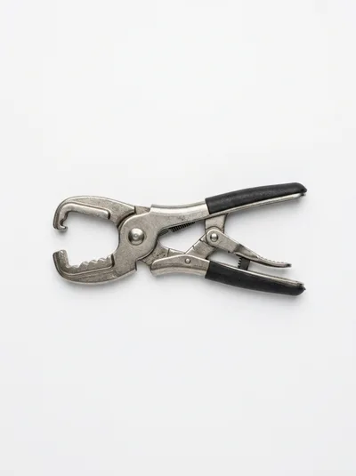 Locking Welding Clamp With Black Rubberized Handles