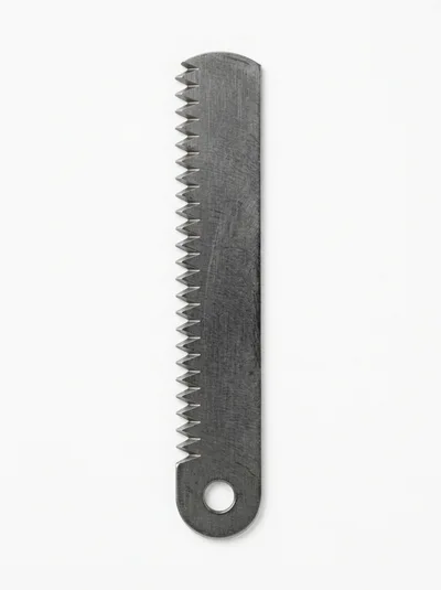 Single Metal Saw Blade With Serrated Edge