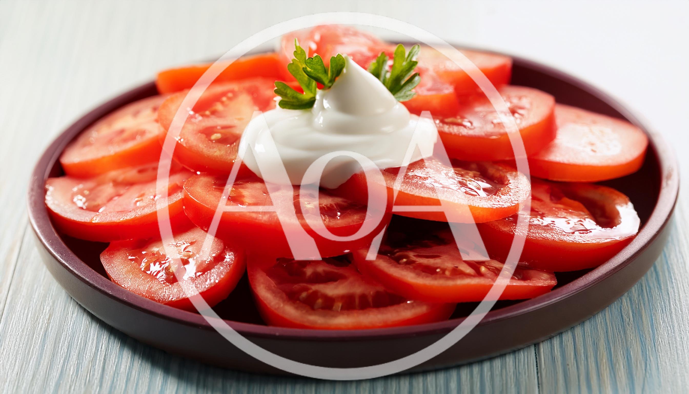 Fresh Sliced Tomato Salad With Creamy Dressing