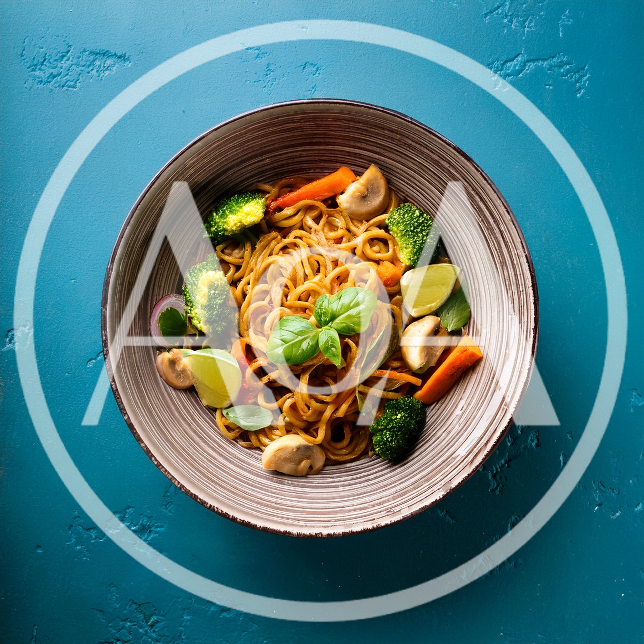 Stir Fried Noodles With Vegetables In A Bowl