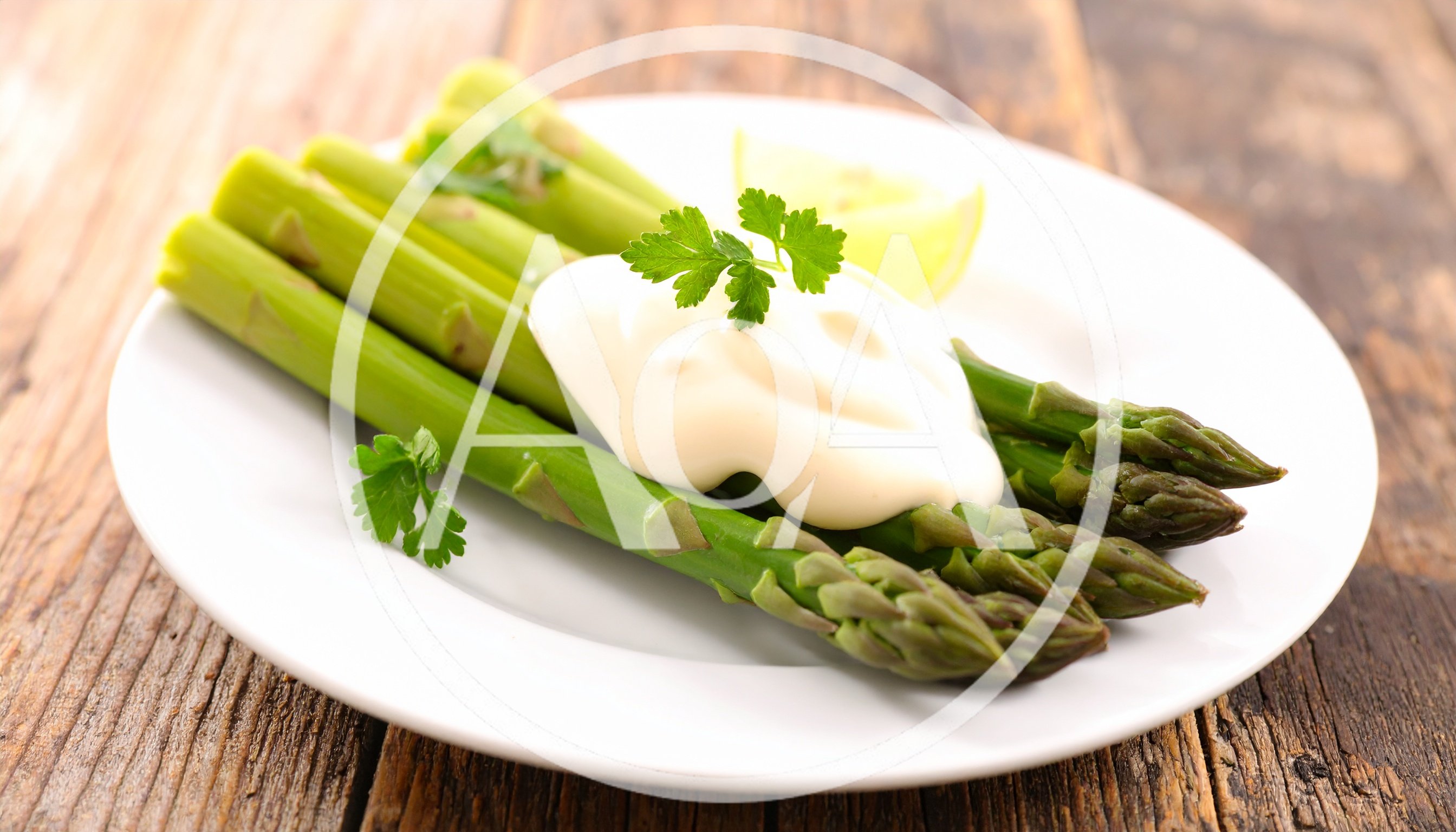 Fresh Green Asparagus Spears with Mayonnaise Sauce