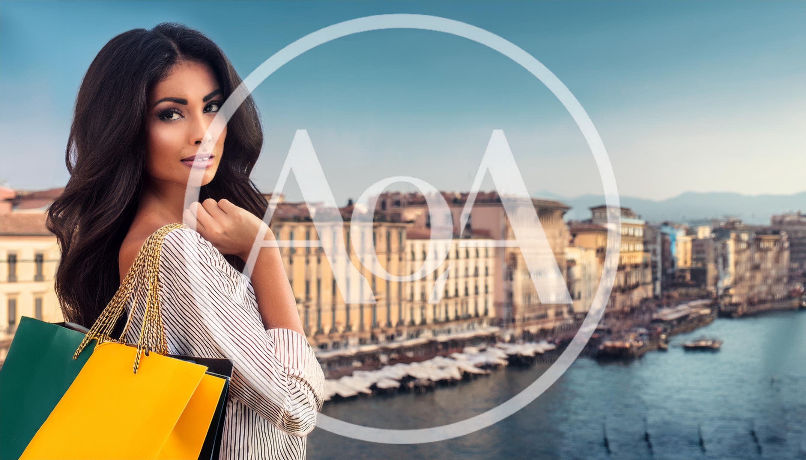 Beautiful Woman Holding Shopping Bags In Venice