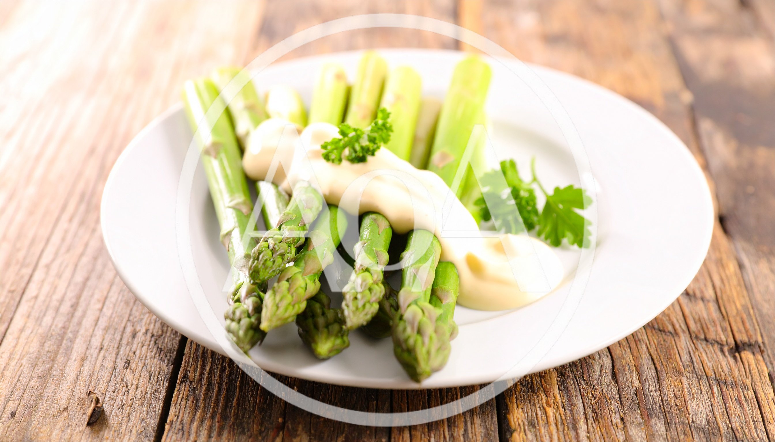 Fresh Green Asparagus Spears With Creamy Sauce
