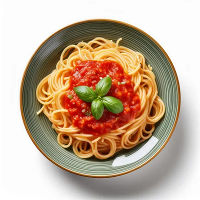 Spaghetti With Tomato Sauce And Fresh Basil
