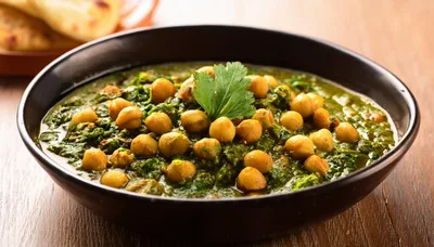 Bowl Of Chana Saag With Chickpeas And Spinach