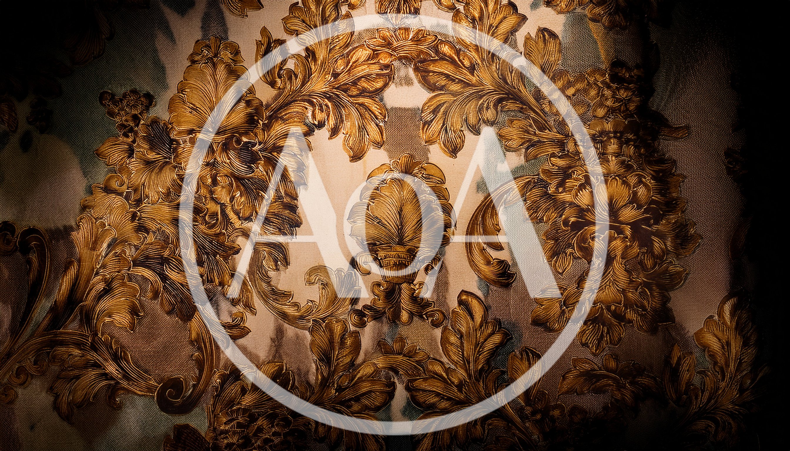 Ornate Gold Damask Wallpaper Pattern