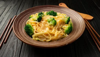Creamy Fettuccine Pasta With Fresh Broccoli Florets
