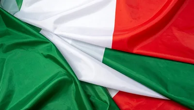 Wavy Italian Flag Fabric Background