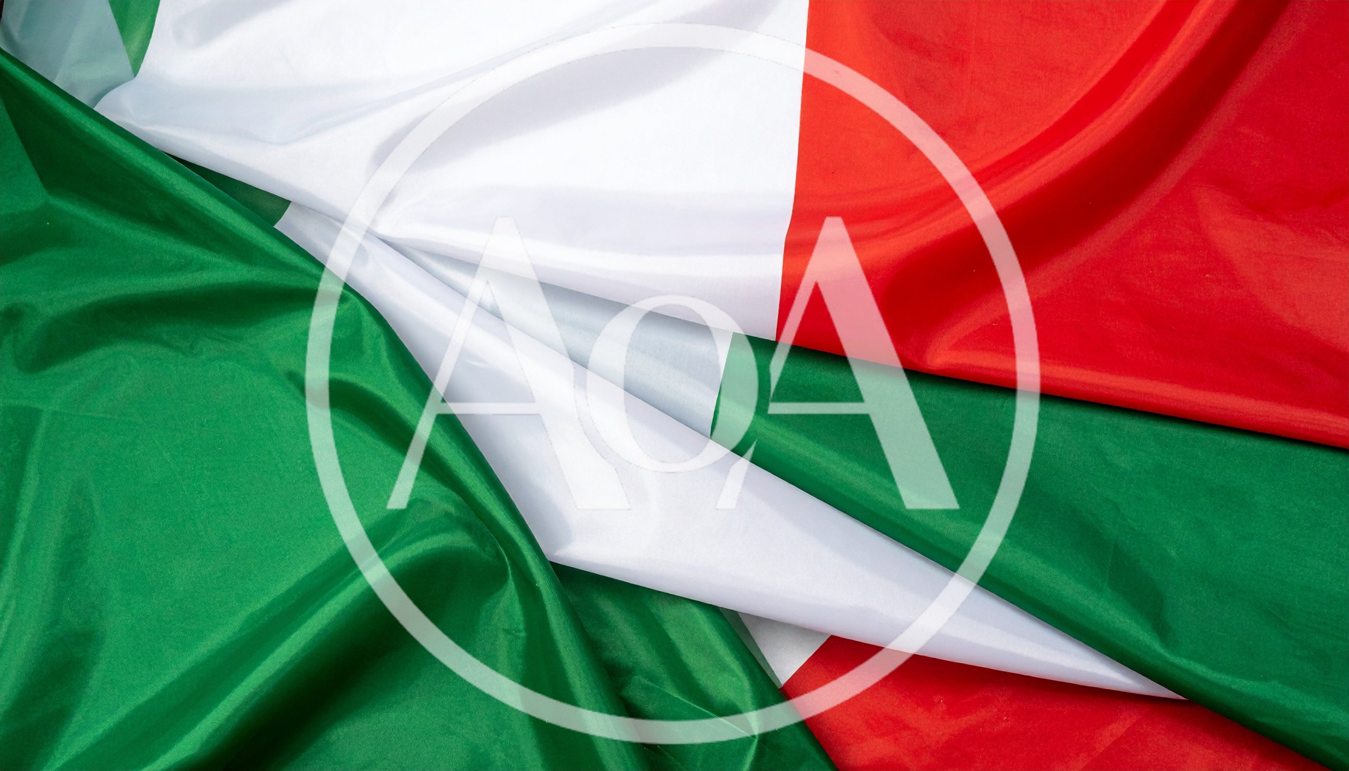 Wavy Italian Flag Fabric Background