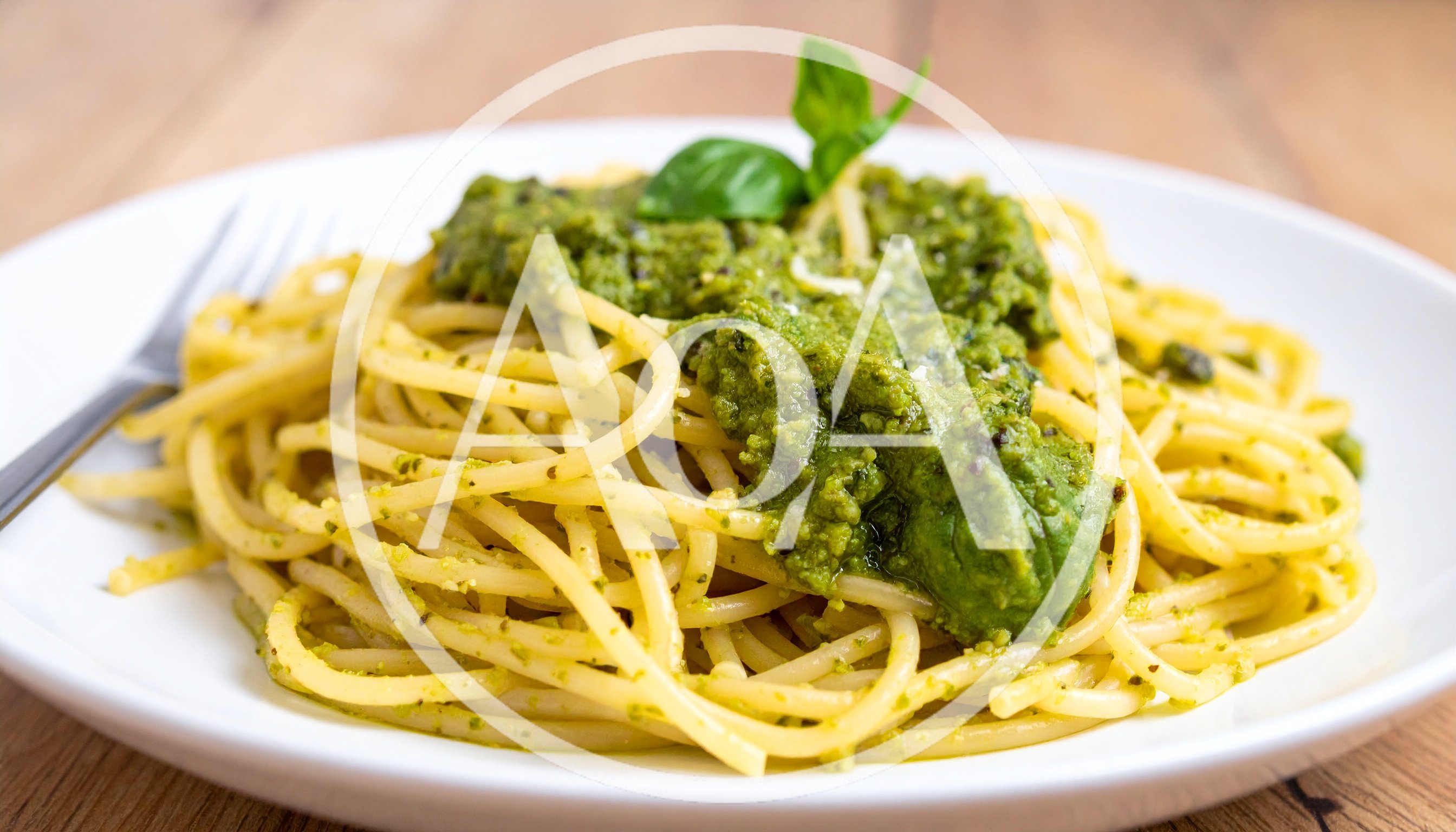Spaghetti Pasta With Fresh Green Pesto Sauce