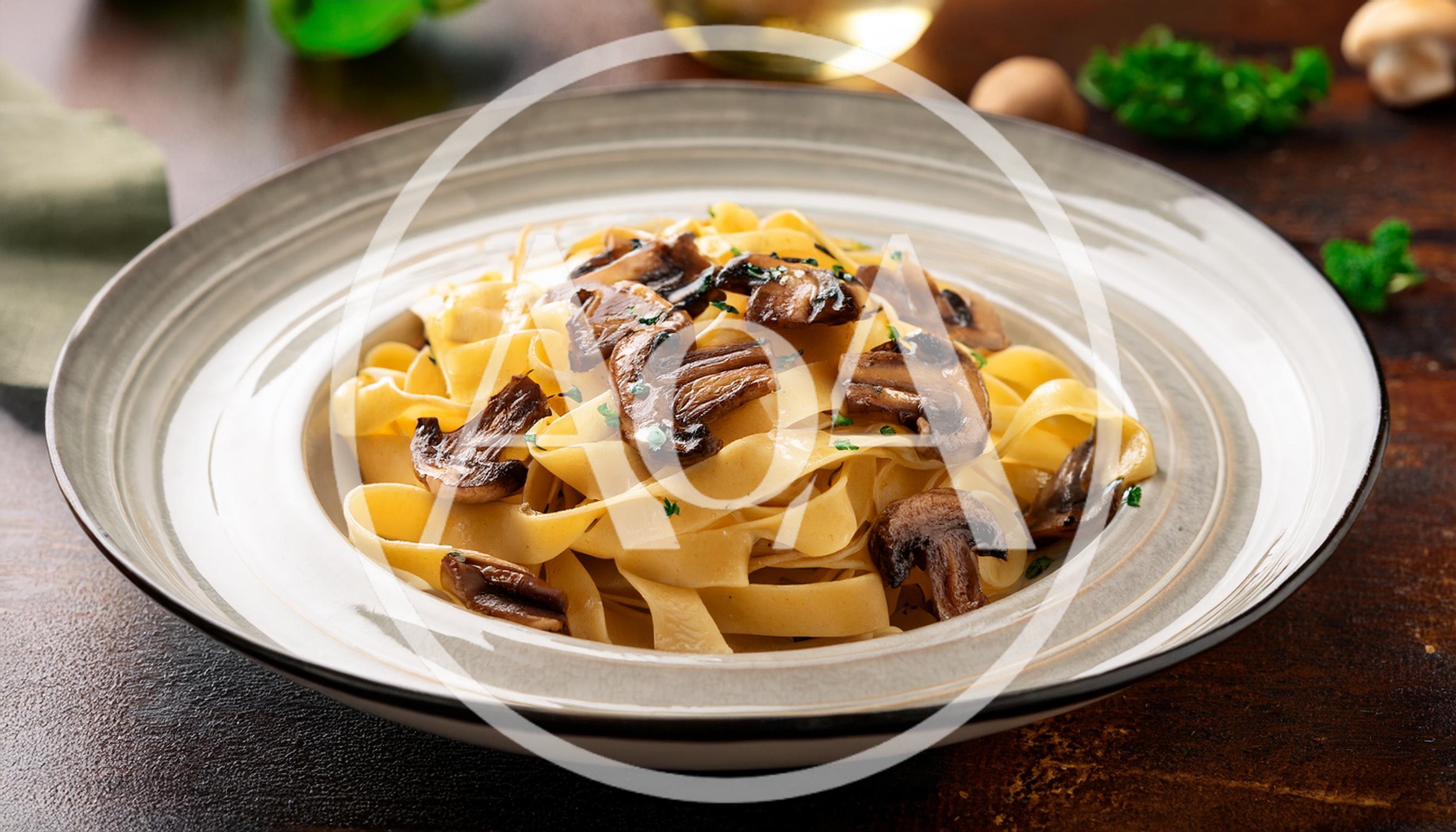 Creamy Mushroom Fettuccine Pasta Dish